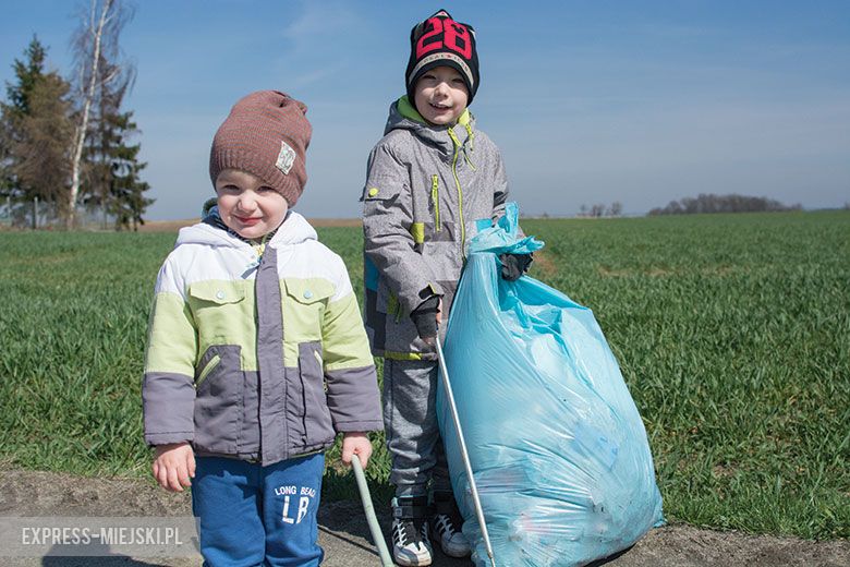 Uczestnicy sprzątania Juszczyna