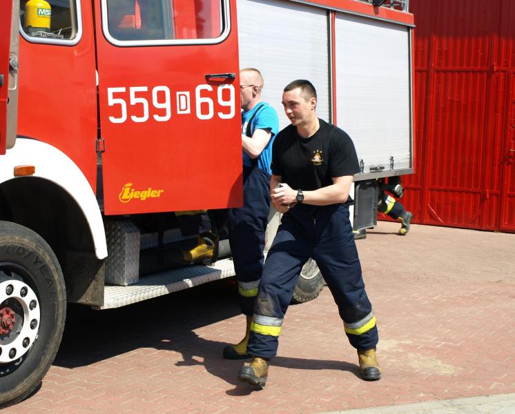 Pożar trawy w Lenartowicach