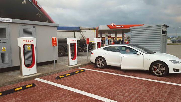 Tesla w Kostomłotach