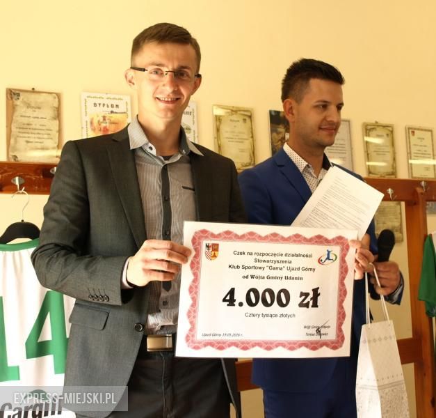 Nowe boisko w Ujeździe Górnym