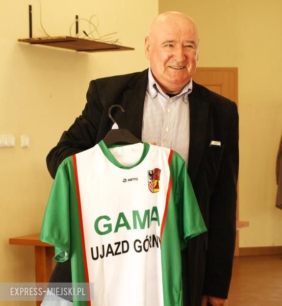 Nowe boisko w Ujeździe Górnym