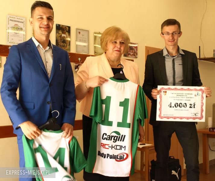 Nowe boisko w Ujeździe Górnym