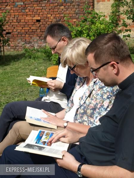 Czytanie książek w LO