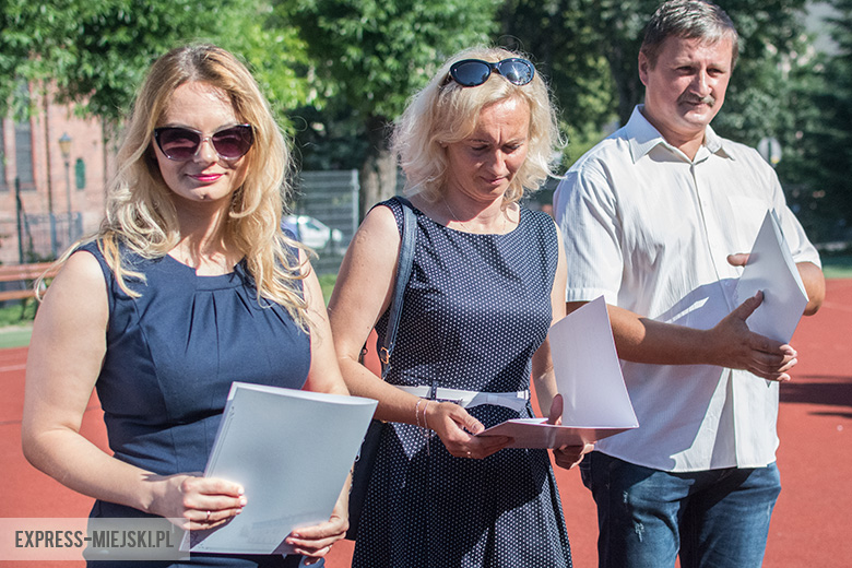 Zakończenie roku szkolnego w gimnazjum w Środzie Śląskiej
