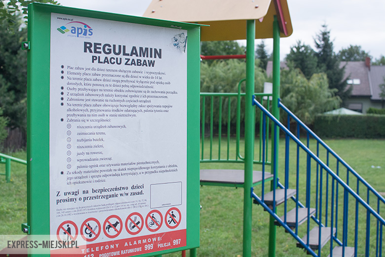 Plac zabaw na ul. Księżycowej w Środzie Śląskiej