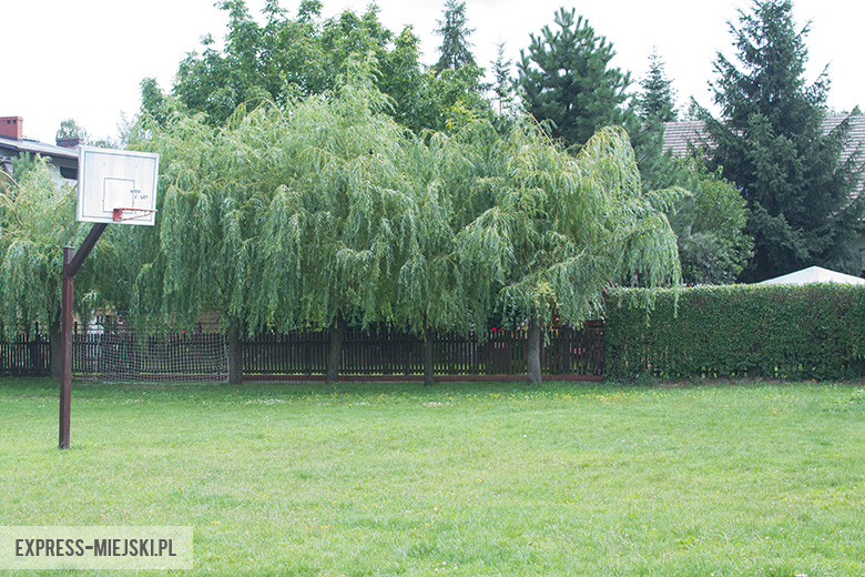 Plac zabaw na ul. Księżycowej w Środzie Śląskiej