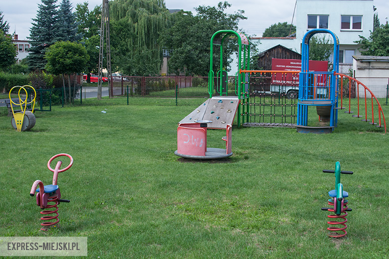 Plac zabaw na ul. Słonecznej w Środzie Śląskiej