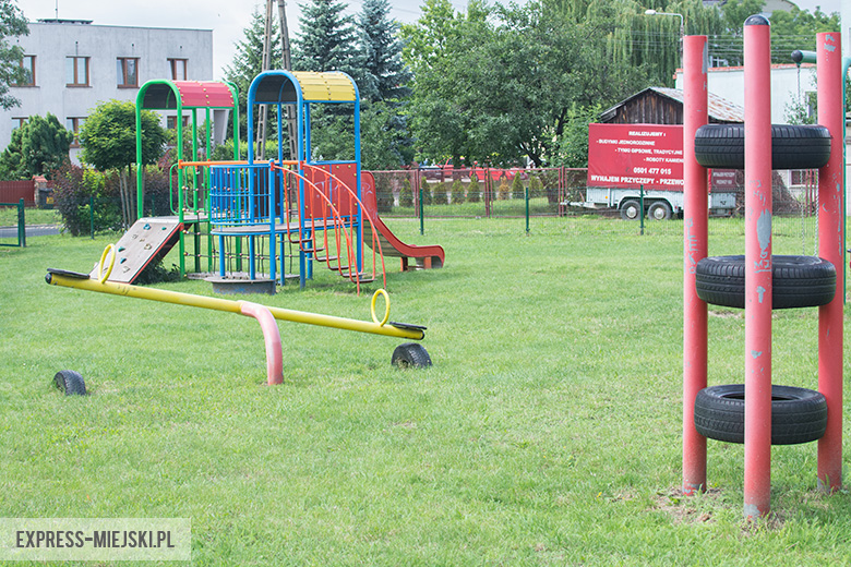 Plac zabaw na ul. Słonecznej w Środzie Śląskiej