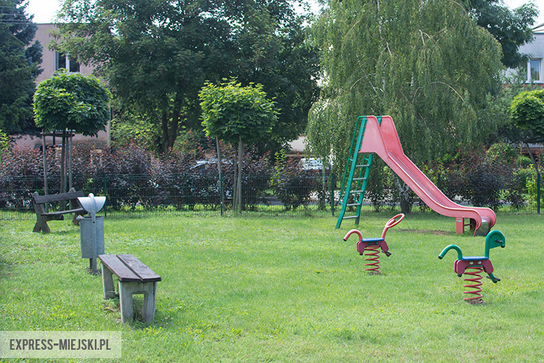 Plac zabaw na ul. Słonecznej w Środzie Śląskiej