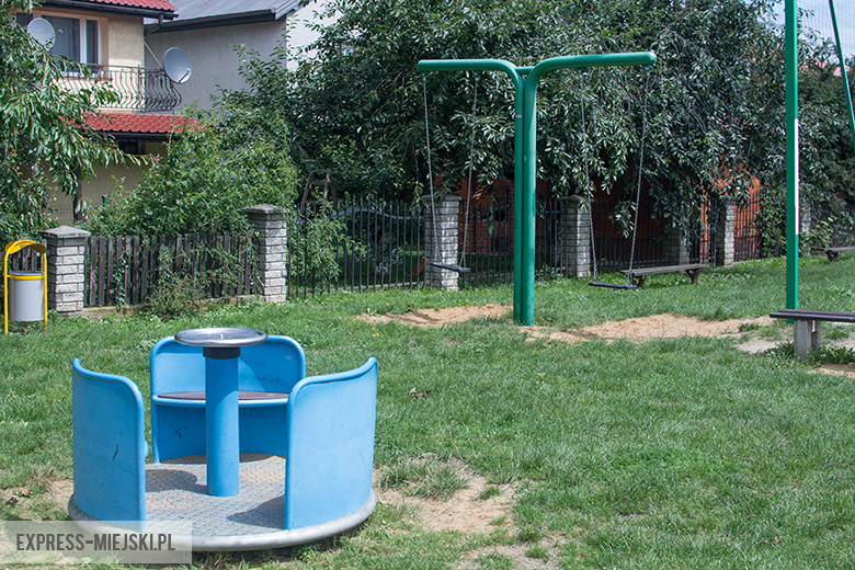 Plac zabaw na ul. Żurawia w Środzie Śląskiej