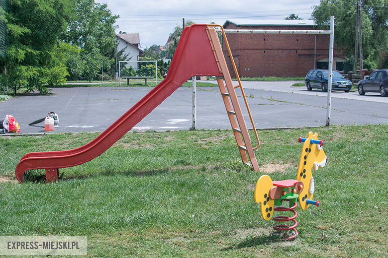 Plac zabaw na ul. Żurawia w Środzie Śląskiej