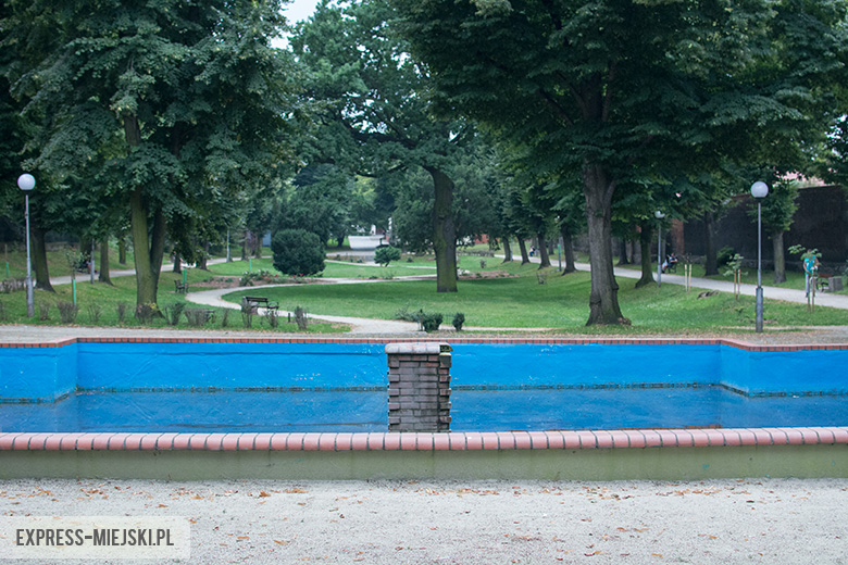 Fontanna w parku w Środzie Śląskiej