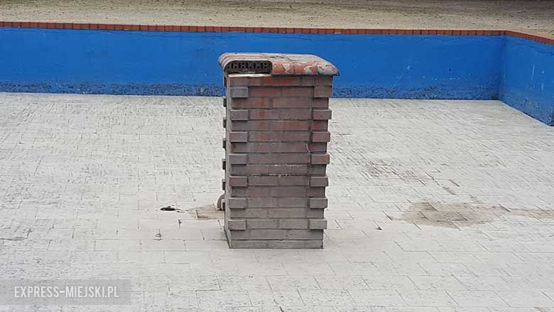 Fontanna w parku w Środzie Śląskiej - tuż po sprzątaniu