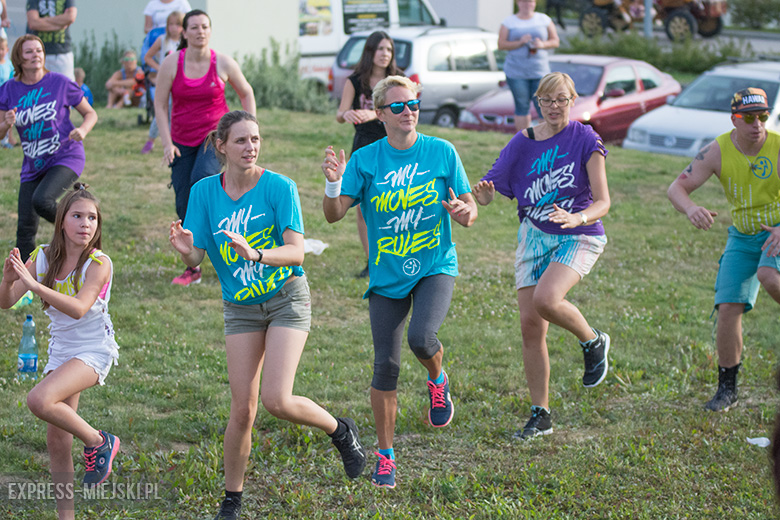 Letni piknik przy średzkim basenie