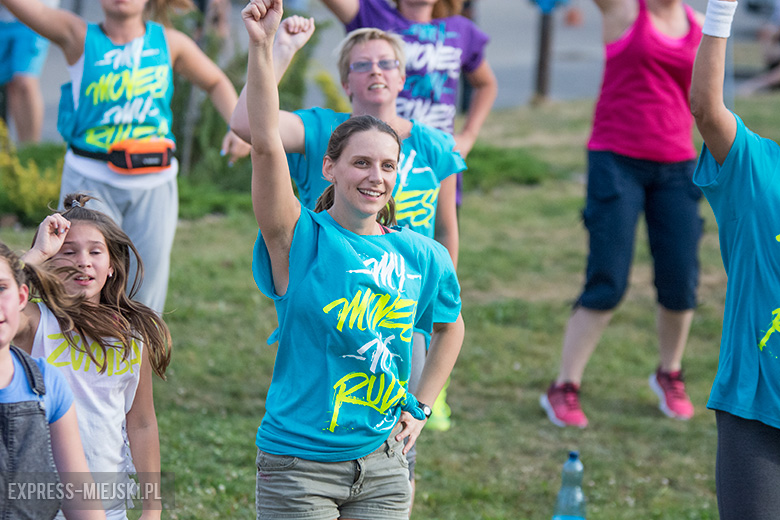 Letni piknik przy średzkim basenie