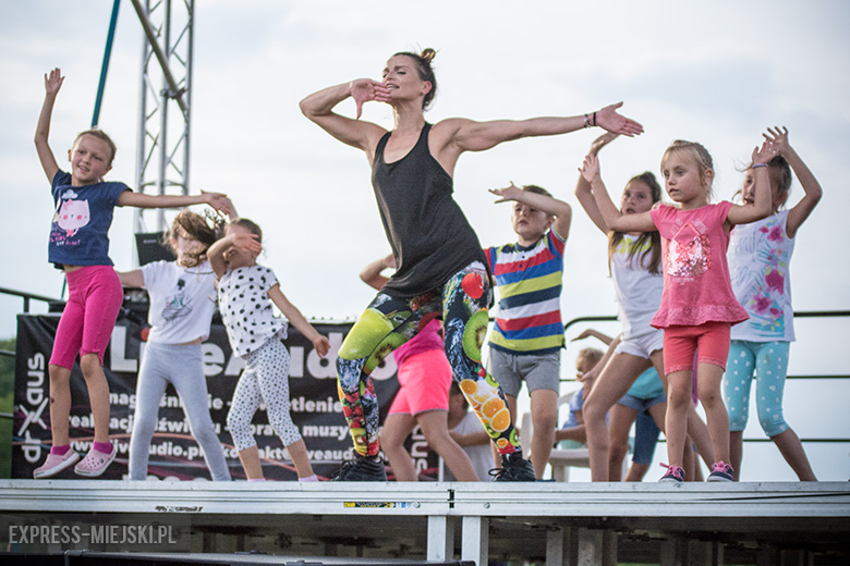Letni piknik przy średzkim basenie