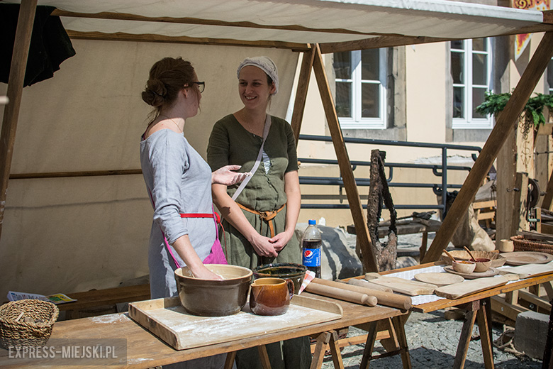 Niedziela - w Święto Wina w Mieście Skarbów