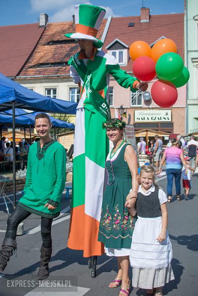 Niedziela - w Święto Wina w Mieście Skarbów