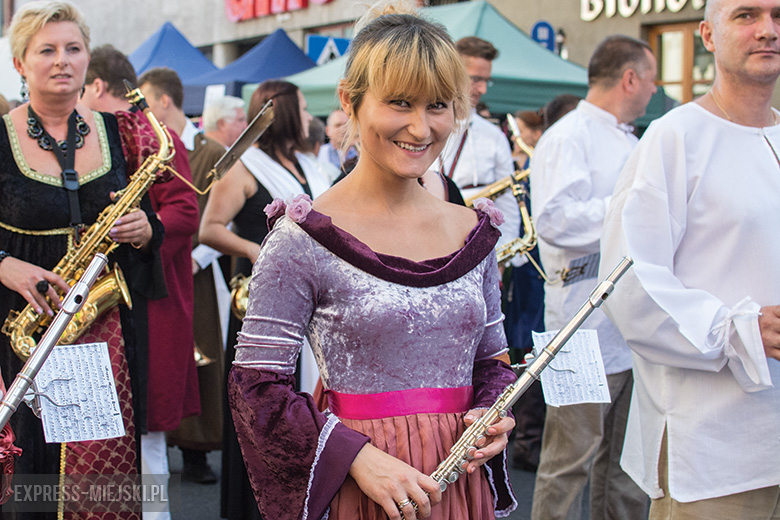 Niedziela - w Święto Wina w Mieście Skarbów