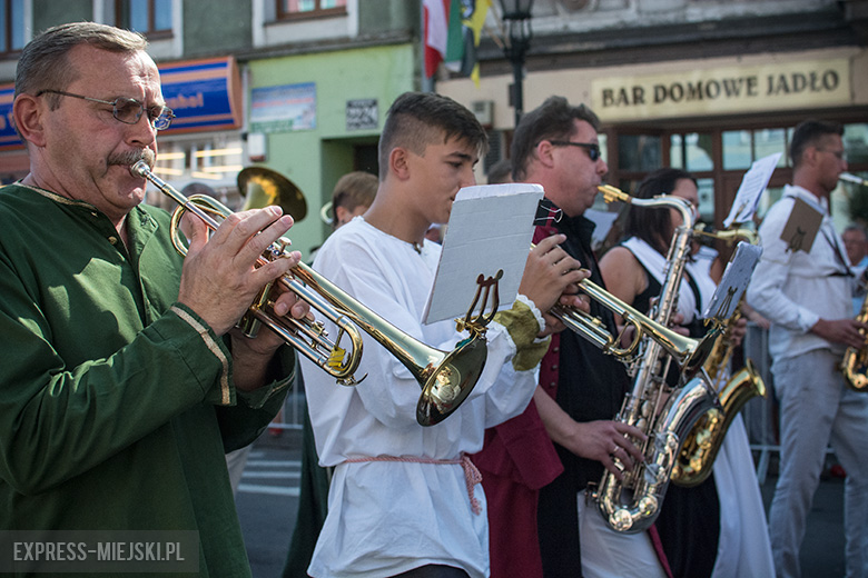 Niedziela - w Święto Wina w Mieście Skarbów