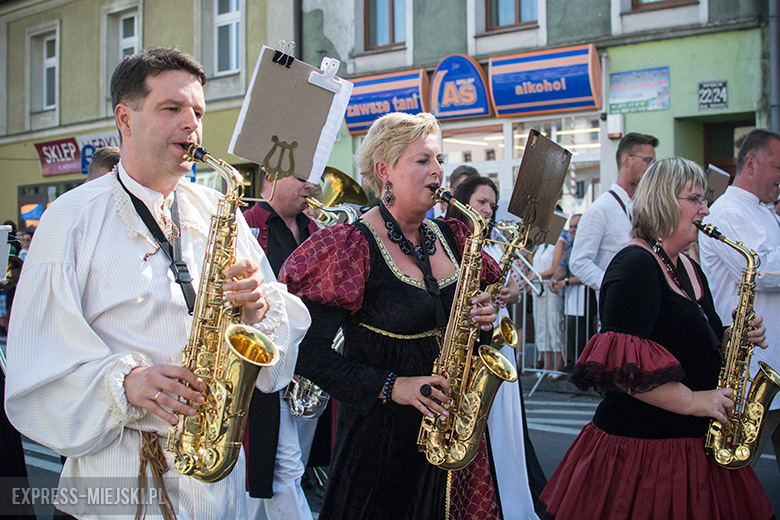 Niedziela - w Święto Wina w Mieście Skarbów