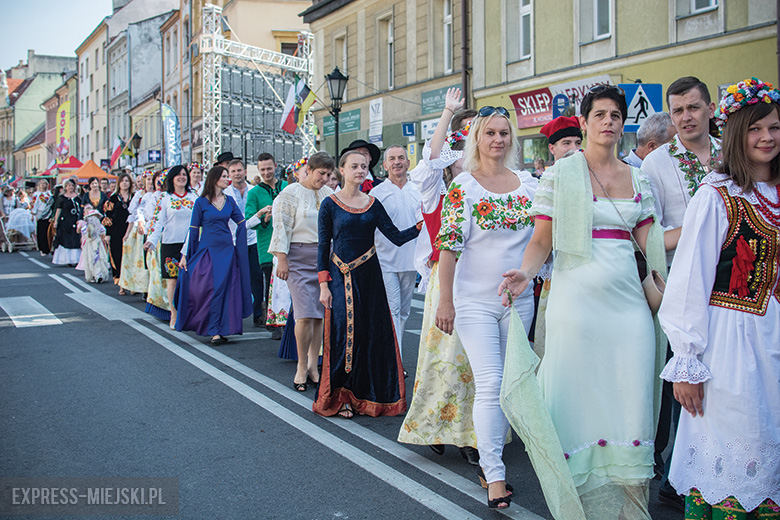Niedziela - w Święto Wina w Mieście Skarbów