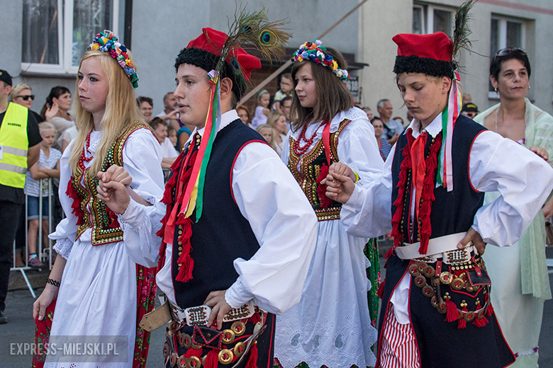 Niedziela - w Święto Wina w Mieście Skarbów