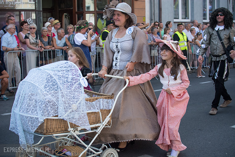 Niedziela - w Święto Wina w Mieście Skarbów
