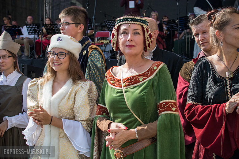 Niedziela - w Święto Wina w Mieście Skarbów