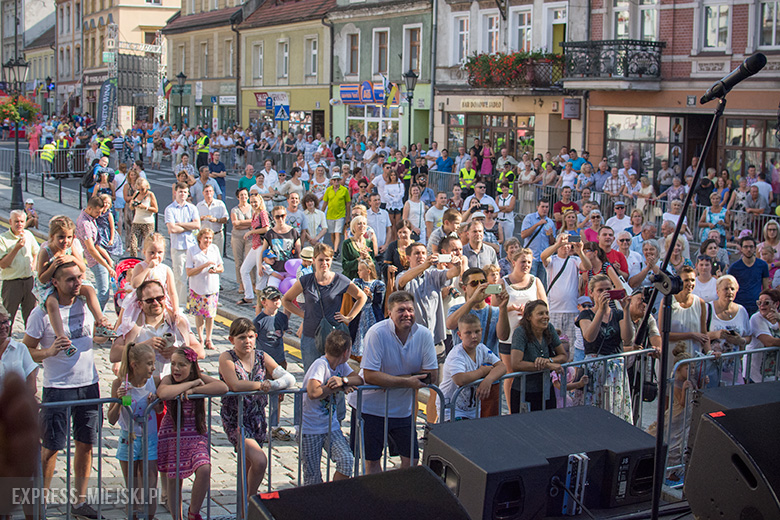 Niedziela - w Święto Wina w Mieście Skarbów