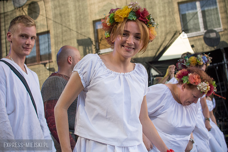 Niedziela - w Święto Wina w Mieście Skarbów