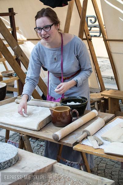 Niedziela - w Święto Wina w Mieście Skarbów