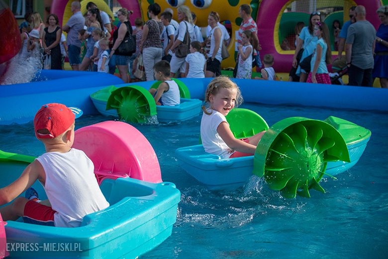 Niedziela - w Święto Wina w Mieście Skarbów