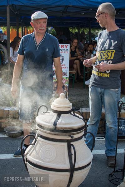 Niedziela - w Święto Wina w Mieście Skarbów