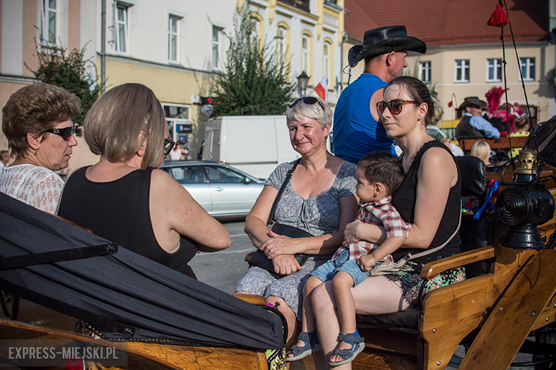 Niedziela - w Święto Wina w Mieście Skarbów