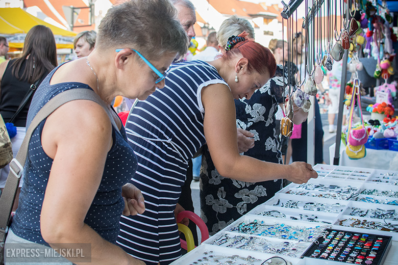 Niedziela - w Święto Wina w Mieście Skarbów