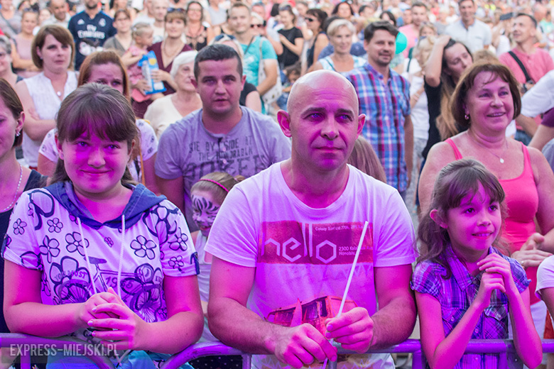 Niedziela - w Święto Wina w Mieście Skarbów