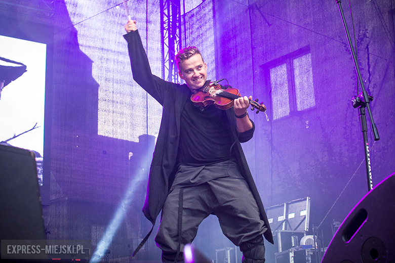 Niedziela - w Święto Wina w Mieście Skarbów