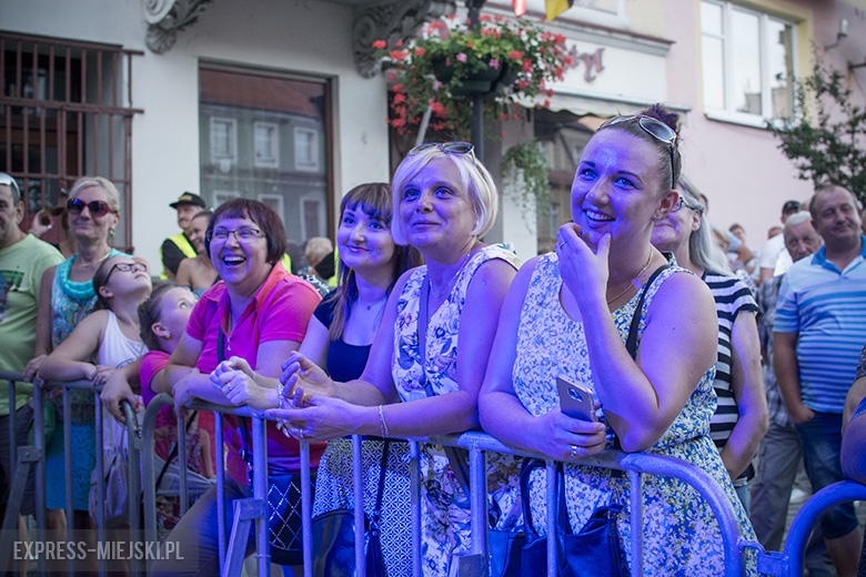 Niedziela - w Święto Wina w Mieście Skarbów