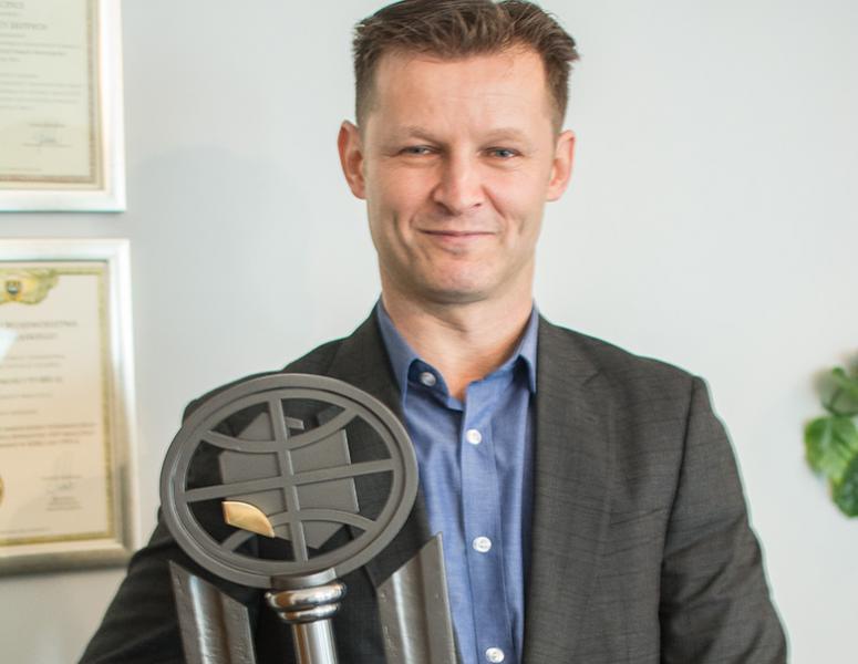 Piotr Frankowski z nagrodą główną.