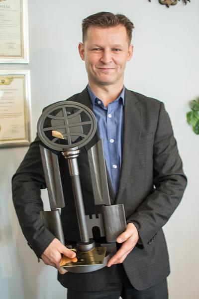 Piotr Frankowski z nagrodą główną.