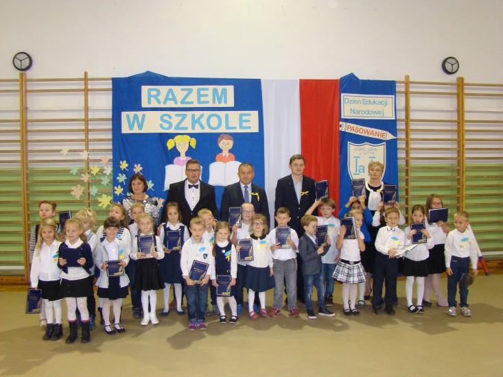 Uroczystości w szkole w Lutyni