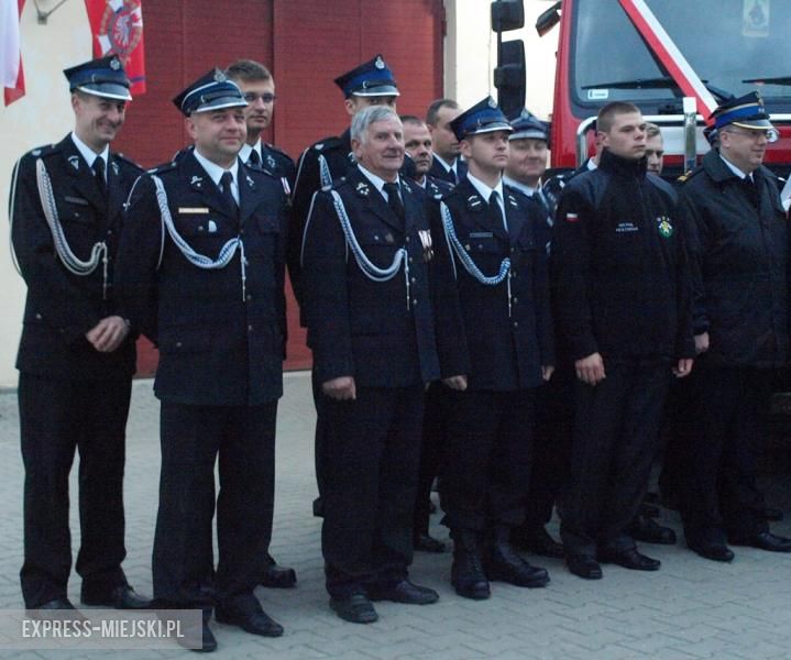 Przekazanie wozu strażackiego 