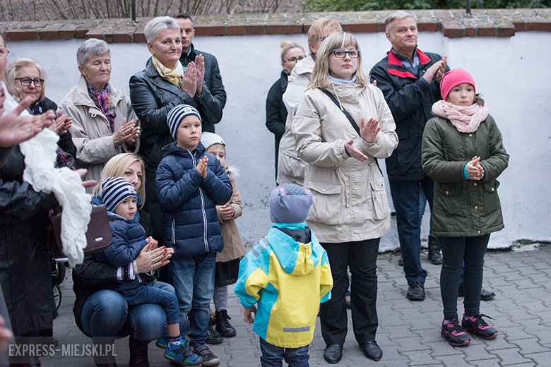Przekazanie wozu strażackiego