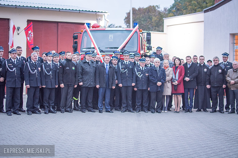Przekazanie wozu strażackiego