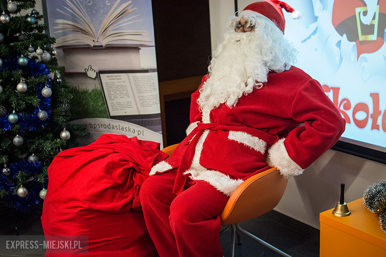 Mikołaj w bibliotece