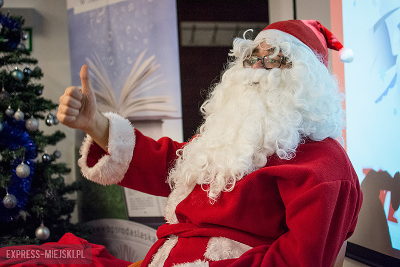 Mikołaj w bibliotece