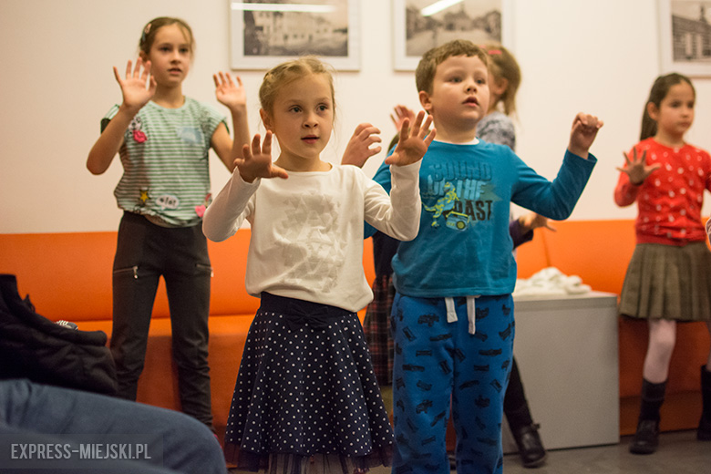 Mikołaj w bibliotece