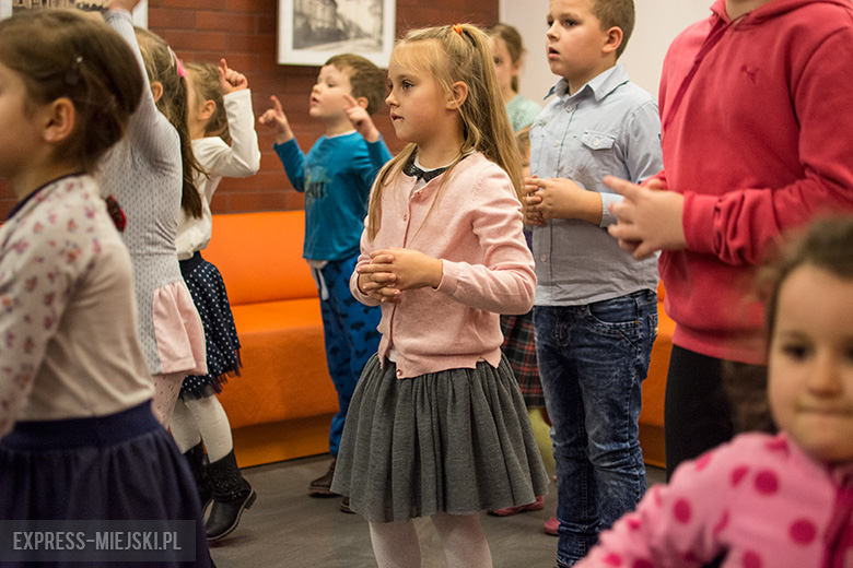 Mikołaj w bibliotece