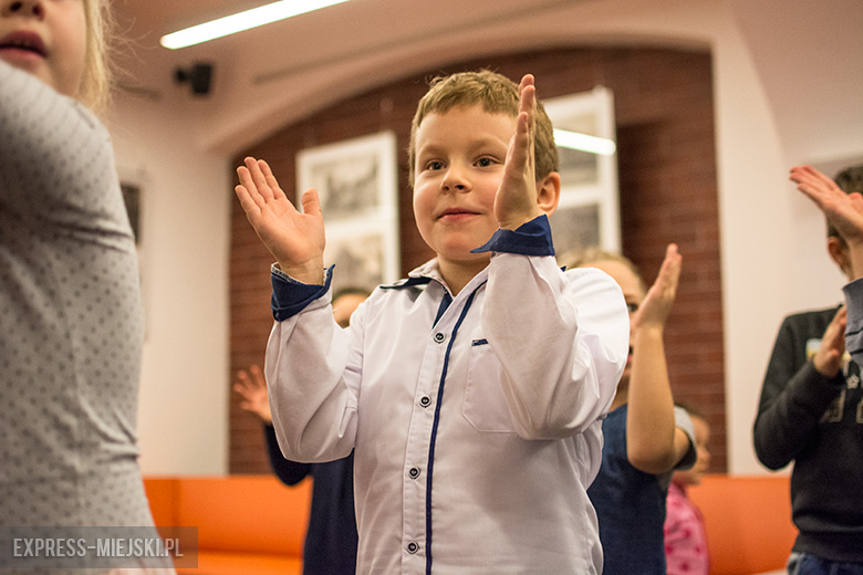 Mikołaj w bibliotece